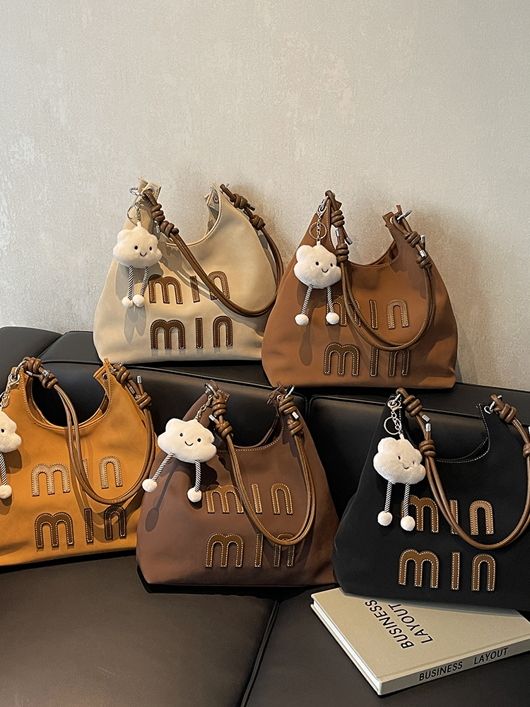 Matte Vintage Women's Large Capacity Shoulder Bag - Casual Tote for Work and Commuting - Spring Summer 2025 Fashion Matte Vintage Women's Large Capacity Shoulder Bag - Casual Tote for Work and Commuting - Spring Summer 2025 Fashion