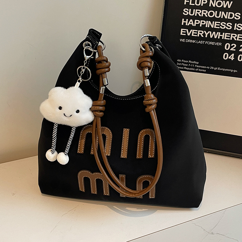 Matte Vintage Women's Large Capacity Shoulder Bag - Casual Tote for Work and Commuting - Spring Summer 2025 Fashion Matte Vintage Women's Large Capacity Shoulder Bag - Casual Tote for Work and Commuting - Spring Summer 2025 Fashion