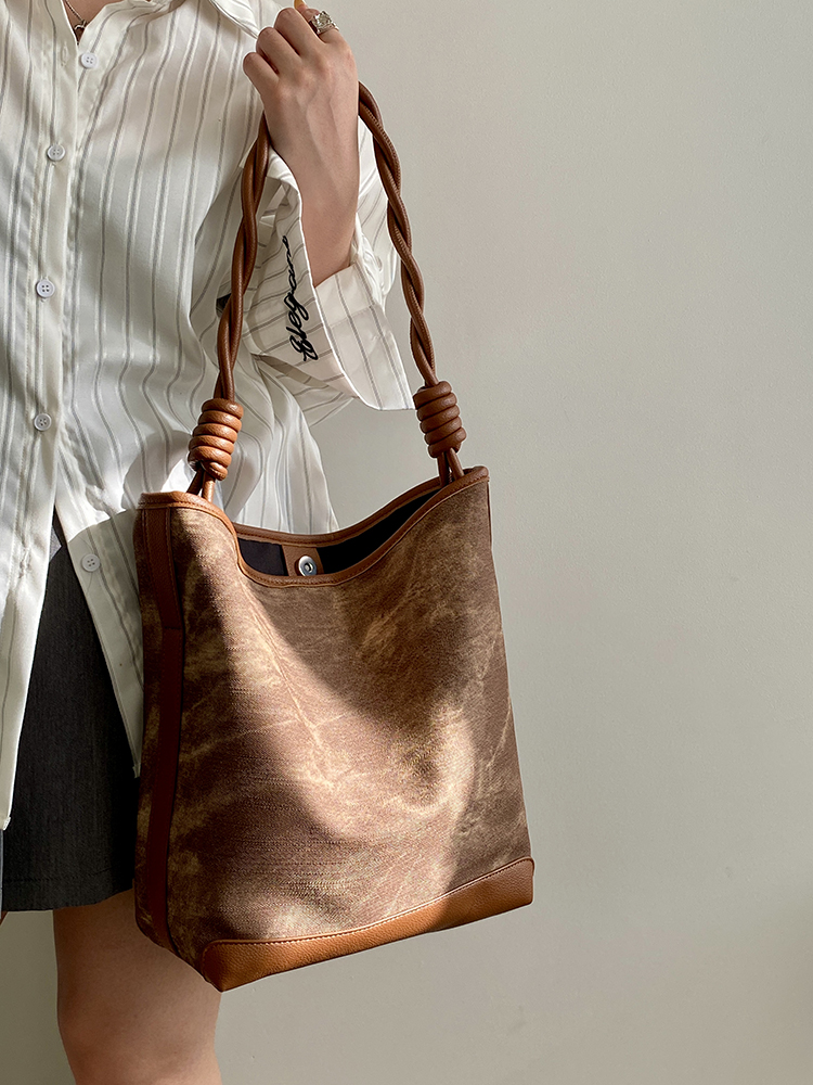 Melard Retro Commuting Tote Bag for Women - Large Handheld Shoulder Bag, 2025 Niche Design, Vintage Style Melard Retro Commuting Tote Bag for Women - Large Handheld Shoulder Bag, 2025 Niche Design, Vintage Style