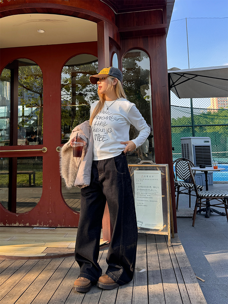 Men's and Women's American Retro Wide-Leg Jeans with Embroidered Design - Casual Loose Fit Long Pants Men's and Women's American Retro Wide-Leg Jeans with Embroidered Design - Casual Loose Fit Long Pants