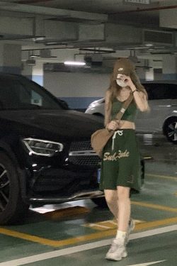 Men's Trendy Loose Casual Sports Shorts with Letter Print, Elastic Waist, Five-Point Design for Street Hip-Hop Style