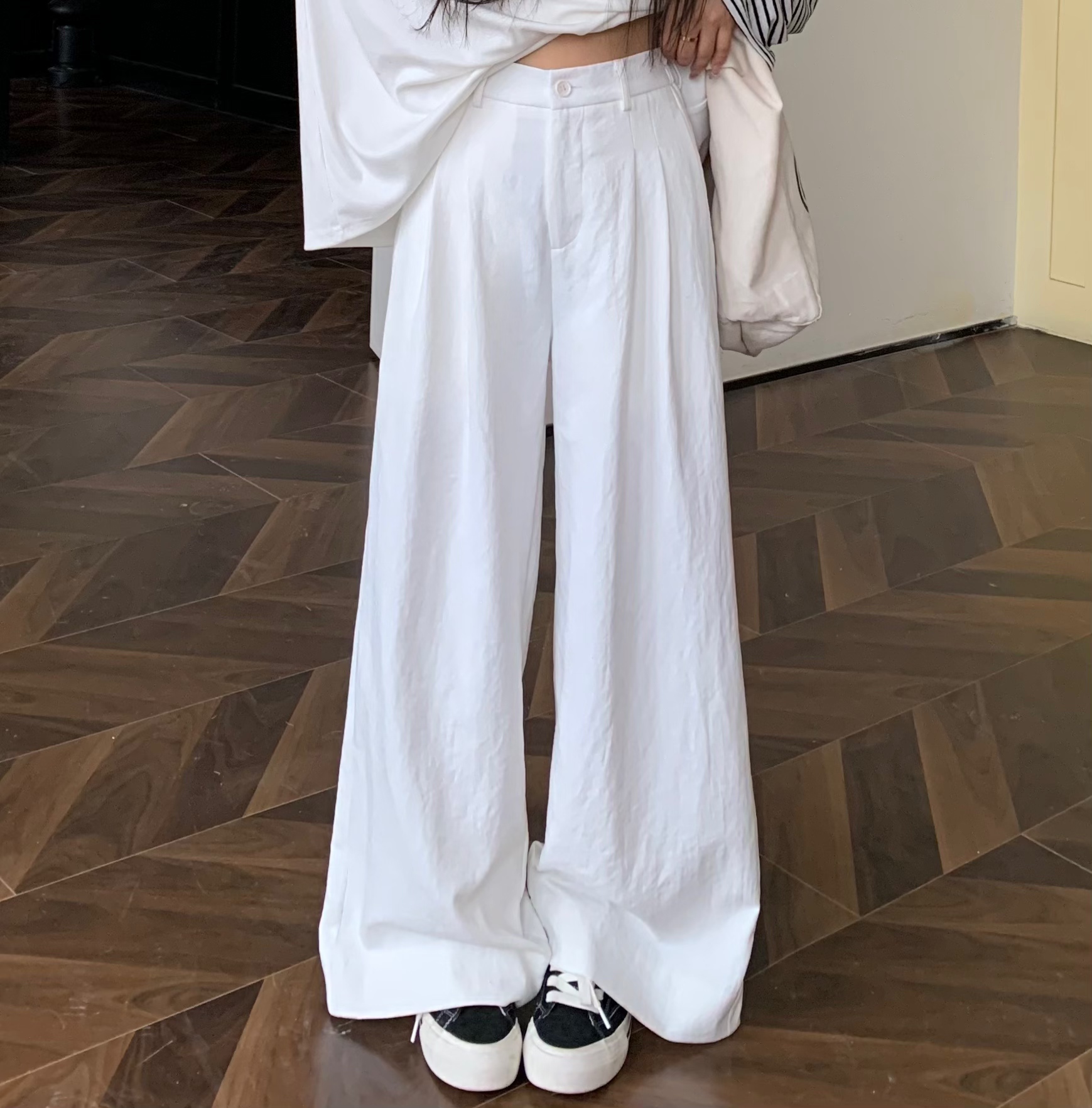 Mid-Waist Loose Slimming Pleated Wide-Leg Trousers for Women - Stylish Non-Selective Leg Type Suit Pants, Perfect for Y2K and Trendy Looks Mid-Waist Loose Slimming Pleated Wide-Leg Trousers for Women - Stylish Non-Selective Leg Type Suit Pants, Perfect for Y2K and Trendy Looks