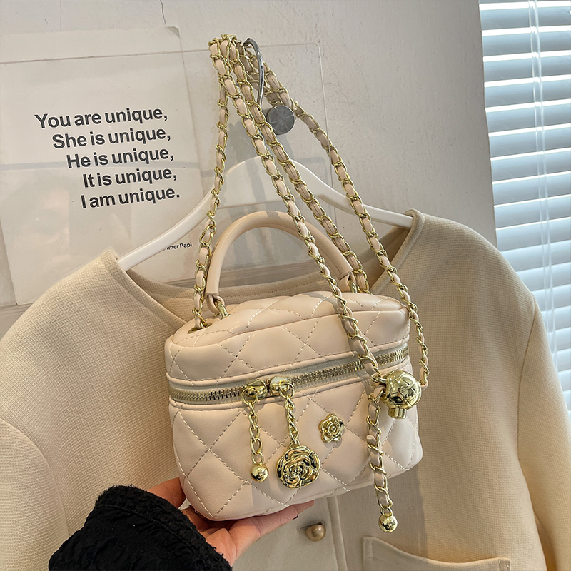 Mini Diamond Quilted Chain Bag for Women - Fashionable Spring/Summer 2025 Crossbody & Handbag, Versatile Style Mini Diamond Quilted Chain Bag for Women - Fashionable Spring/Summer 2025 Crossbody & Handbag, Versatile Style