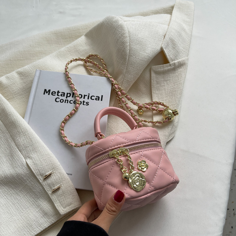 Mini Diamond Quilted Chain Bag for Women - Fashionable Spring/Summer 2025 Crossbody & Handbag, Versatile Style Mini Diamond Quilted Chain Bag for Women - Fashionable Spring/Summer 2025 Crossbody & Handbag, Versatile Style