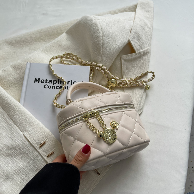 Mini Diamond Quilted Chain Bag for Women - Fashionable Spring/Summer 2025 Crossbody & Handbag, Versatile Style Mini Diamond Quilted Chain Bag for Women - Fashionable Spring/Summer 2025 Crossbody & Handbag, Versatile Style