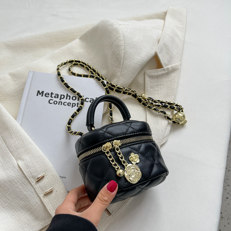 Mini Diamond Quilted Chain Bag for Women - Fashionable Spring/Summer 2025 Crossbody & Handbag, Versatile Style Mini Diamond Quilted Chain Bag for Women - Fashionable Spring/Summer 2025 Crossbody & Handbag, Versatile Style