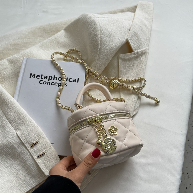 Mini Diamond Quilted Chain Bag for Women - Fashionable Spring/Summer 2025 Crossbody & Handbag, Versatile Style Mini Diamond Quilted Chain Bag for Women - Fashionable Spring/Summer 2025 Crossbody & Handbag, Versatile Style