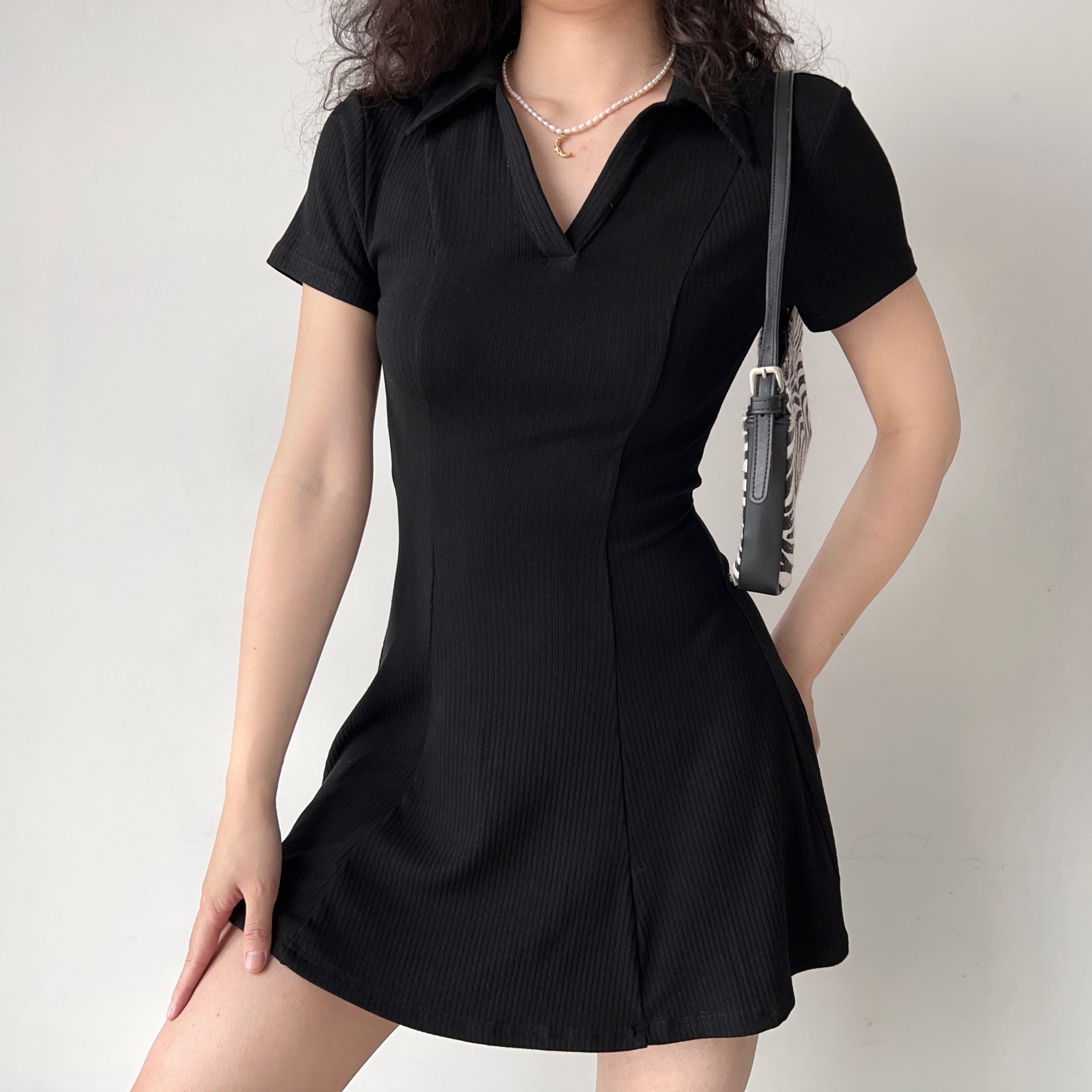 Minimalist Black Short Sleeve Dress for Women - Waist-Cinching A-Line Skirt, European American Style, Chic and Slimming Fashion Minimalist Black Short Sleeve Dress for Women - Waist-Cinching A-Line Skirt, European American Style, Chic and Slimming Fashion