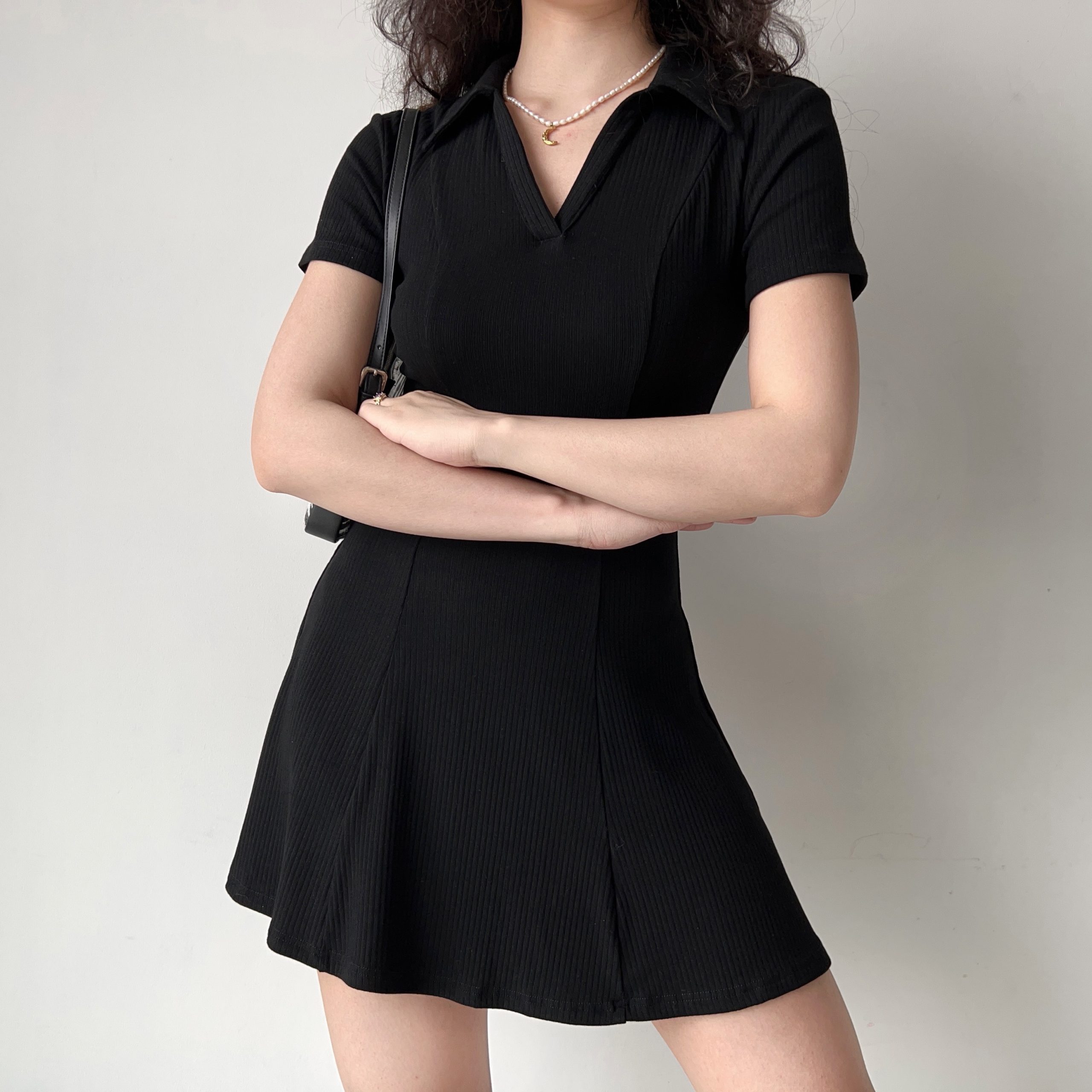 Minimalist Black Short Sleeve Dress for Women - Waist-Cinching A-Line Skirt, European American Style, Chic and Slimming Fashion Minimalist Black Short Sleeve Dress for Women - Waist-Cinching A-Line Skirt, European American Style, Chic and Slimming Fashion