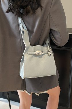 Minimalist Casual Tote Bag for Women – 2025 Summer Trendy Versatile Crossbody Bucket Bag