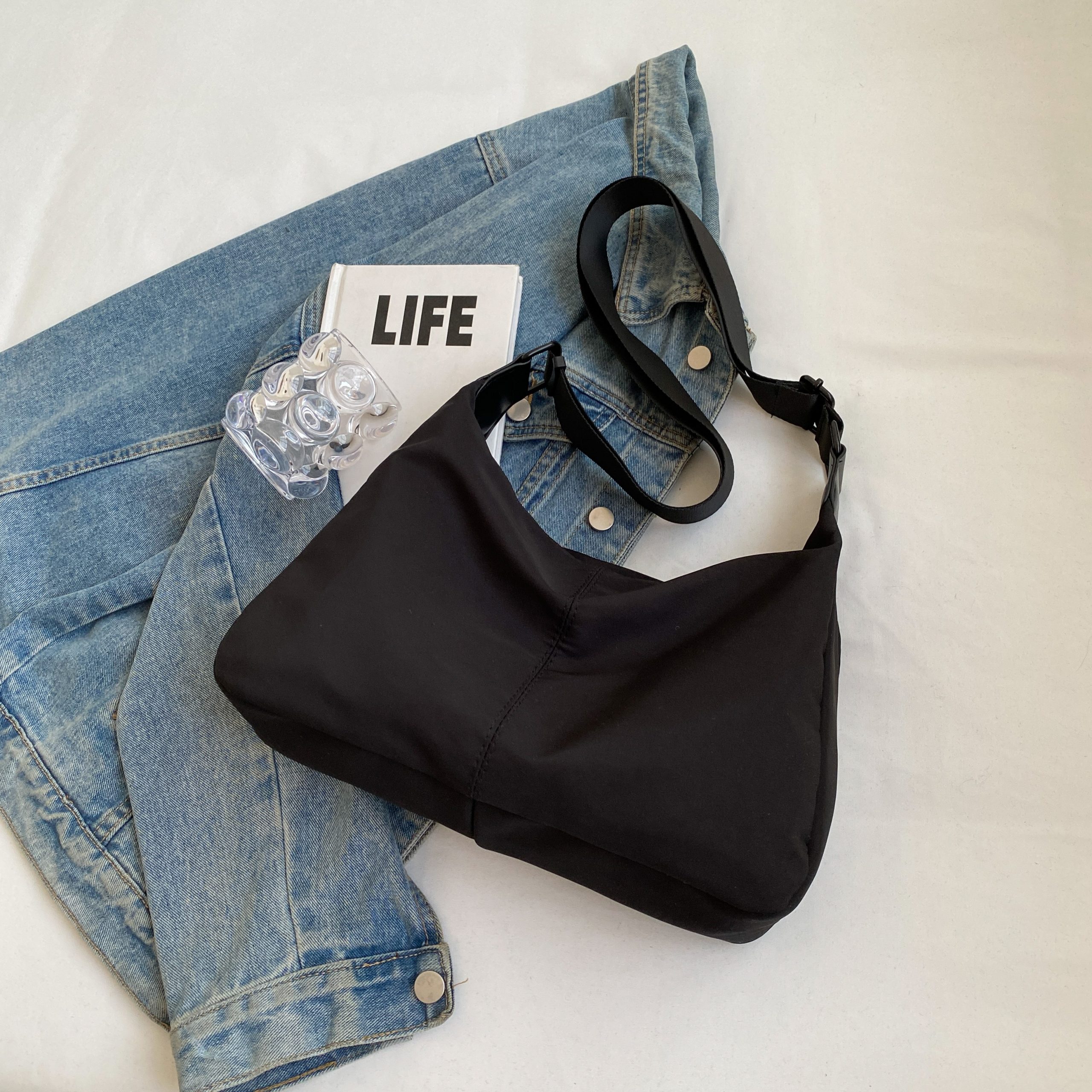 Minimalist High-End Textured Crossbody Shoulder Bag - Versatile Large-Capacity Design for Autumn/Winter 2025 Fashion Minimalist High-End Textured Crossbody Shoulder Bag - Versatile Large-Capacity Design for Autumn/Winter 2025 Fashion