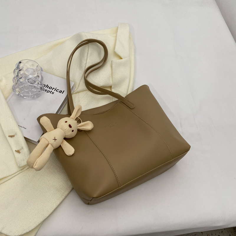 Minimalist Korean-Style Large Capacity Tote Bag for Women - Versatile Spring/Summer 2025 Fashion Shoulder Bag Minimalist Korean-Style Large Capacity Tote Bag for Women - Versatile Spring/Summer 2025 Fashion Shoulder Bag