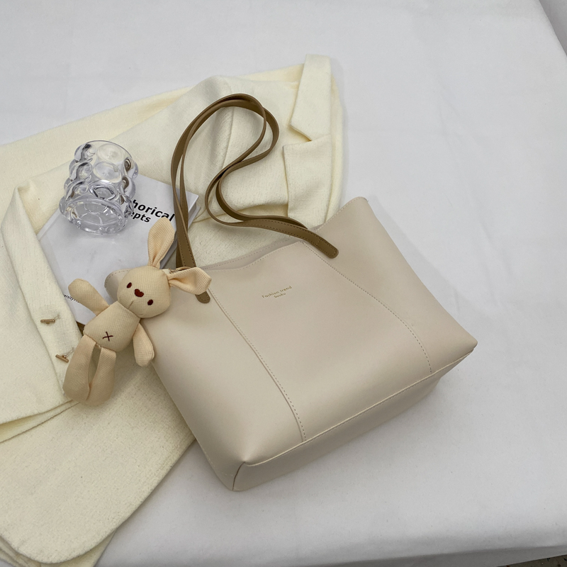 Minimalist Korean-Style Large Capacity Tote Bag for Women - Versatile Spring/Summer 2025 Fashion Shoulder Bag Minimalist Korean-Style Large Capacity Tote Bag for Women - Versatile Spring/Summer 2025 Fashion Shoulder Bag