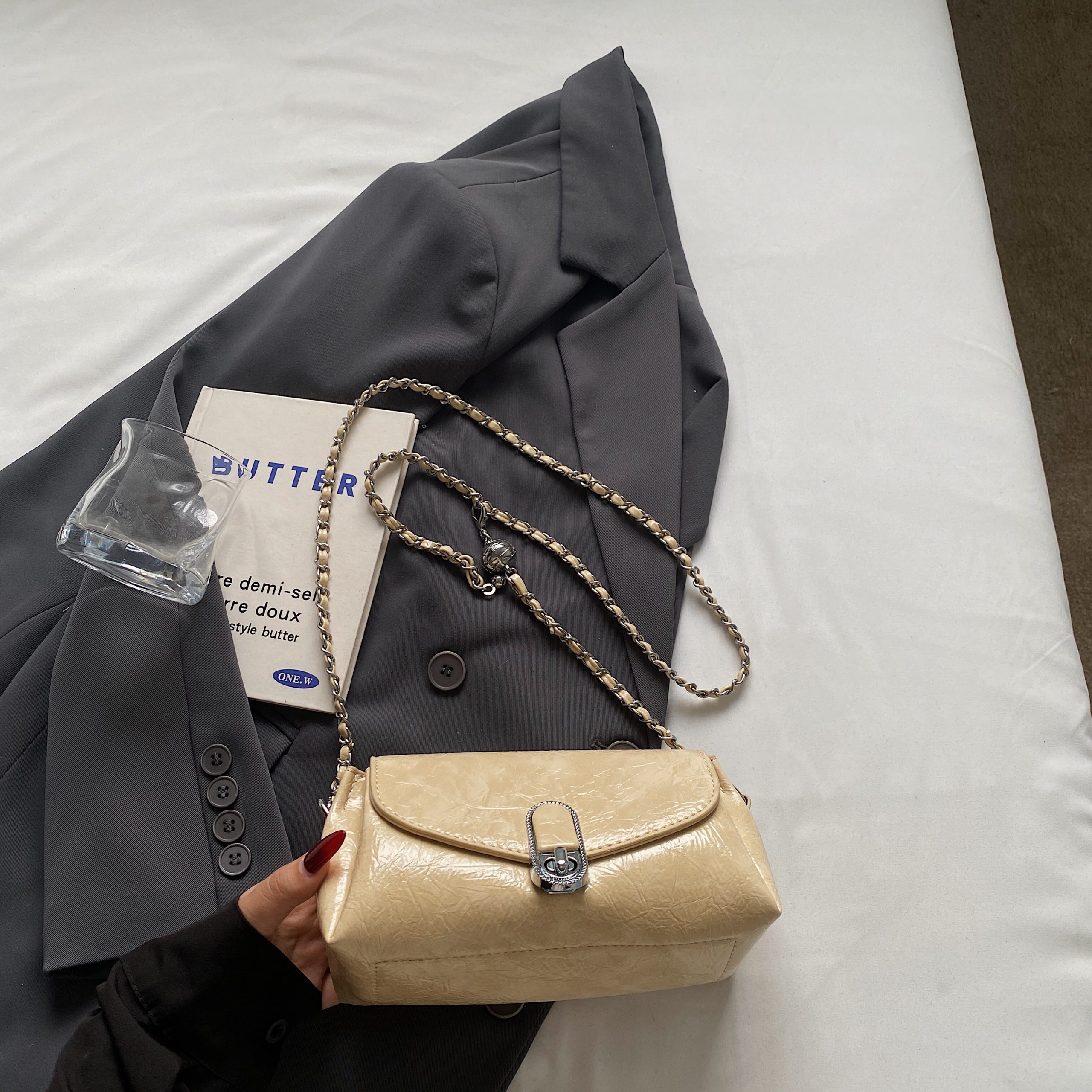 Minimalist Korean Style Pillow Bag for Women - Trendy High-End Shoulder Bag for Summer 2025 Casual Fashion Minimalist Korean Style Pillow Bag for Women - Trendy High-End Shoulder Bag for Summer 2025 Casual Fashion