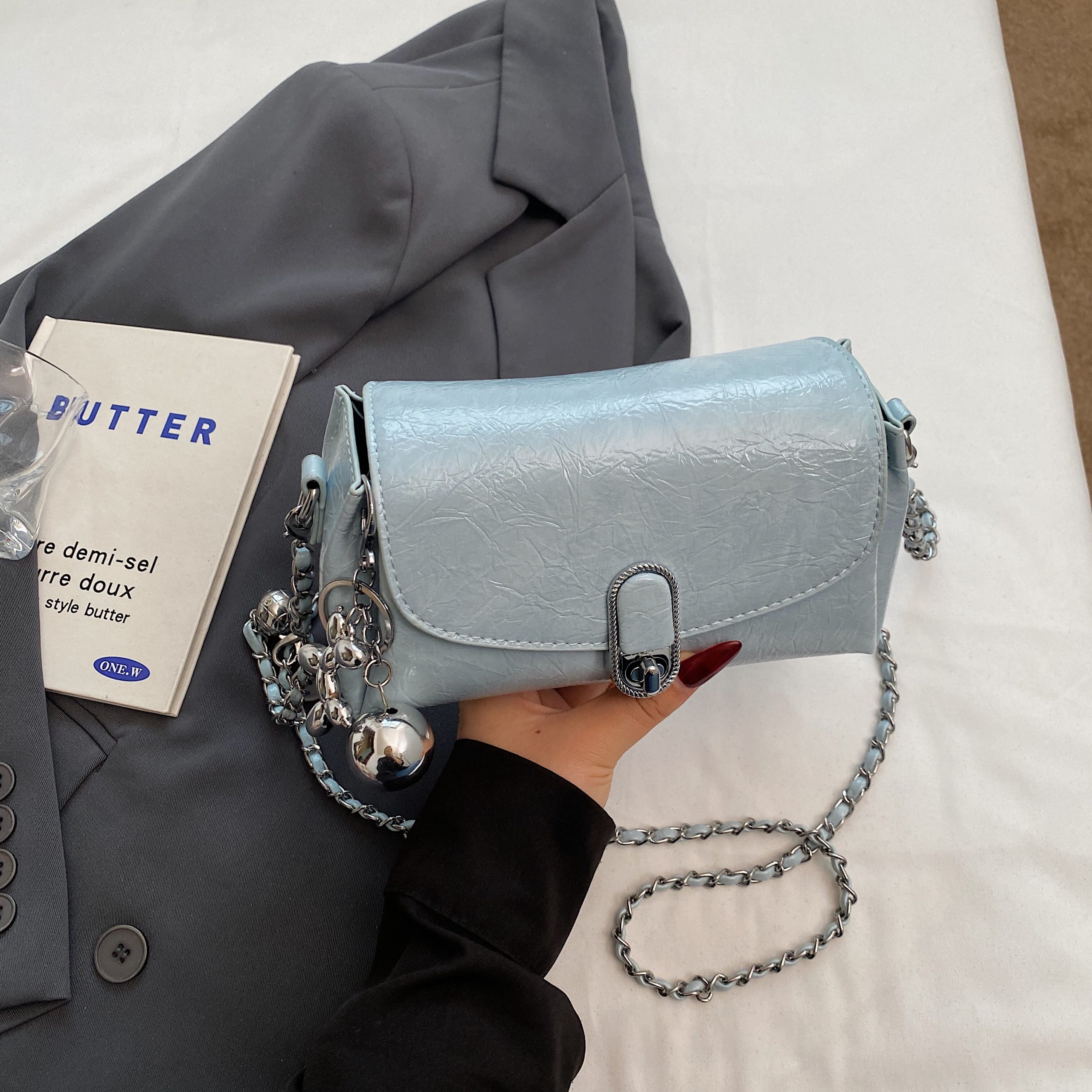 Minimalist Korean Style Pillow Bag for Women - Trendy High-End Shoulder Bag for Summer 2025 Casual Fashion Minimalist Korean Style Pillow Bag for Women - Trendy High-End Shoulder Bag for Summer 2025 Casual Fashion