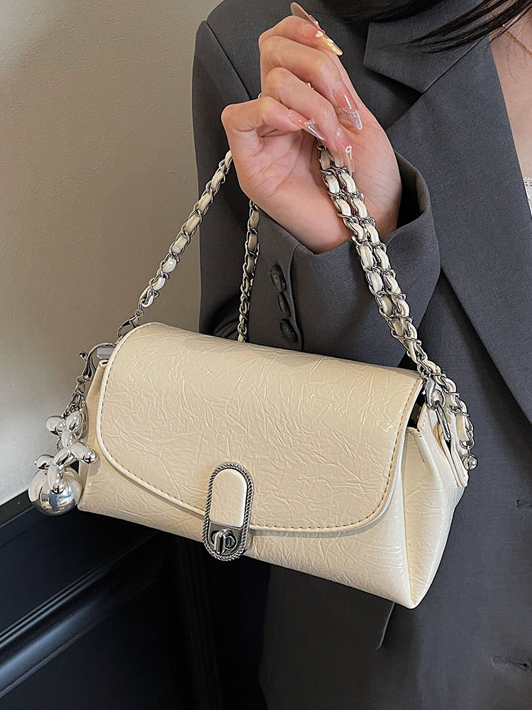 Minimalist Korean Style Pillow Bag for Women - Trendy High-End Shoulder Bag for Summer 2025 Casual Fashion Minimalist Korean Style Pillow Bag for Women - Trendy High-End Shoulder Bag for Summer 2025 Casual Fashion