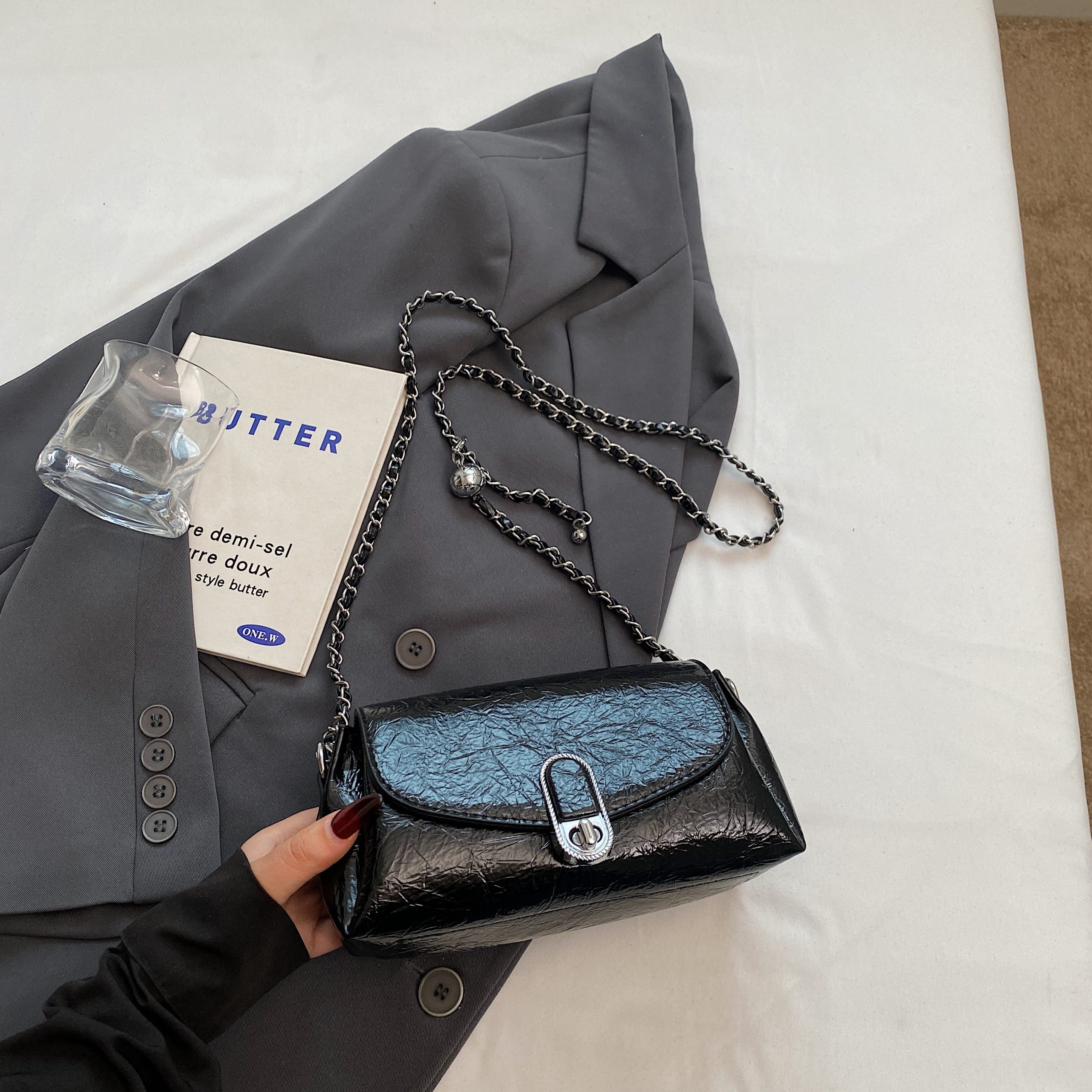 Minimalist Korean Style Pillow Bag for Women - Trendy High-End Shoulder Bag for Summer 2025 Casual Fashion Minimalist Korean Style Pillow Bag for Women - Trendy High-End Shoulder Bag for Summer 2025 Casual Fashion