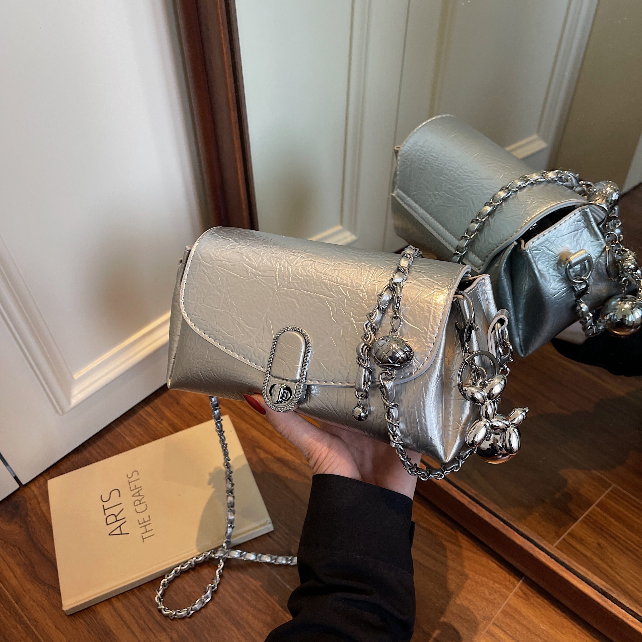 Minimalist Korean Style Pillow Bag for Women - Trendy High-End Shoulder Bag for Summer 2025 Casual Fashion Minimalist Korean Style Pillow Bag for Women - Trendy High-End Shoulder Bag for Summer 2025 Casual Fashion