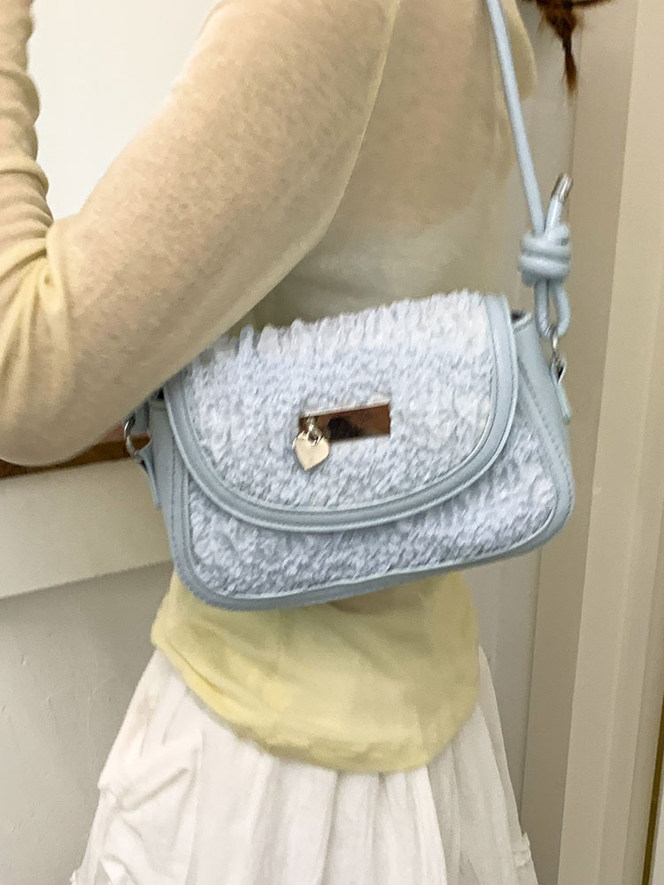 Minimalist Korean-Style Single-Shoulder Saddle Bag for Women - Versatile Crossbody Small Square Bag for Summer 2025 Fashion Minimalist Korean-Style Single-Shoulder Saddle Bag for Women - Versatile Crossbody Small Square Bag for Summer 2025 Fashion