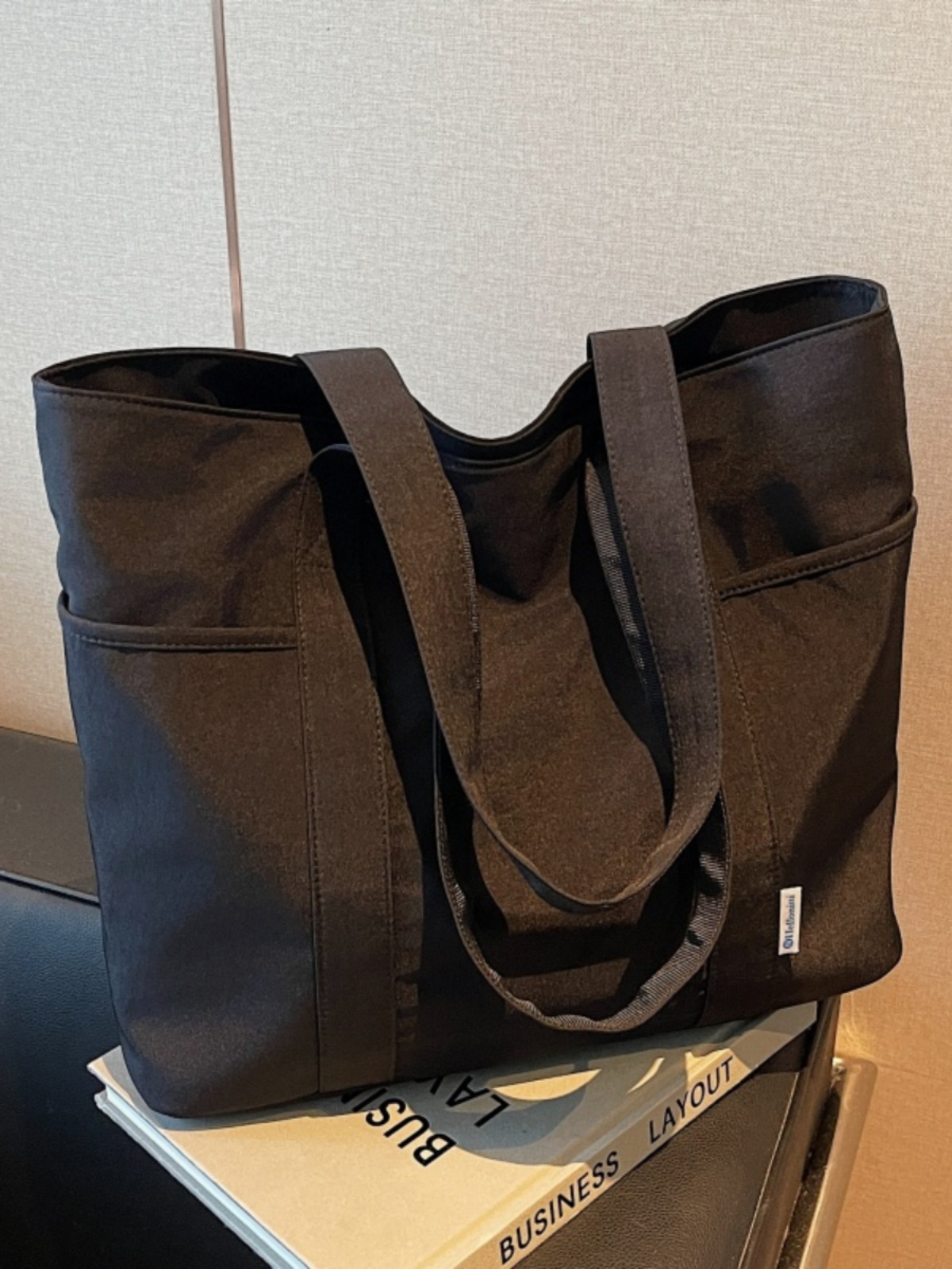 Minimalist Large-Capacity Canvas Tote Bag for Women - 2025 Short Trip Shoulder Commuting Bag, Versatile Everyday Style Minimalist Large-Capacity Canvas Tote Bag for Women - 2025 Short Trip Shoulder Commuting Bag, Versatile Everyday Style