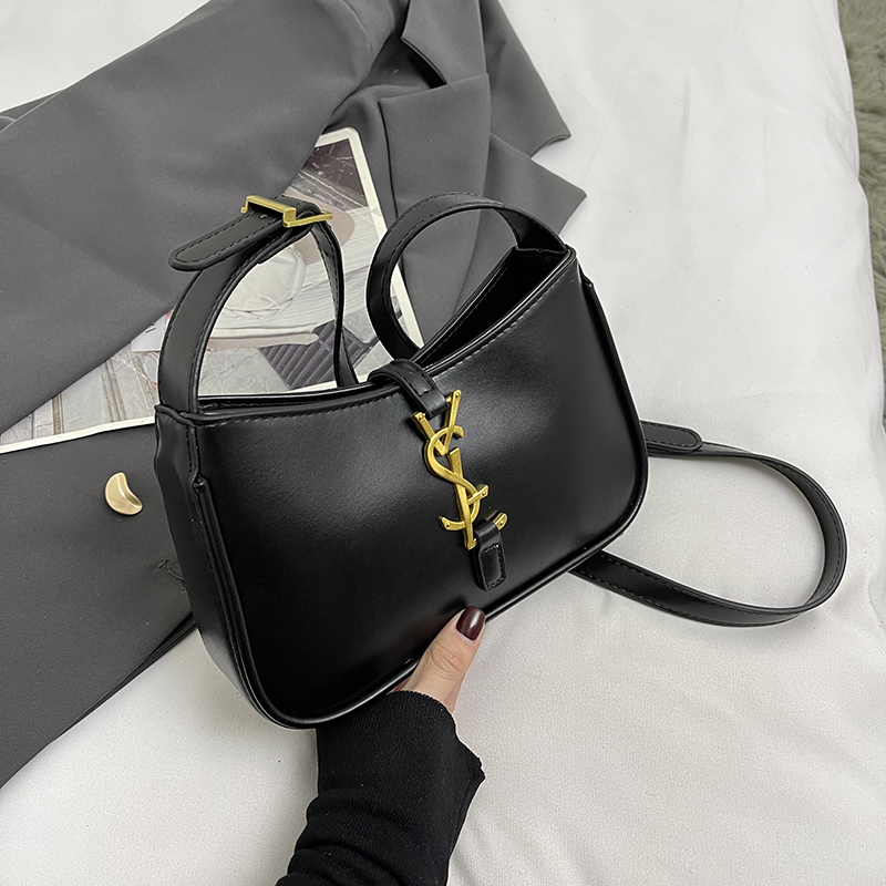 Minimalist Square Shoulder Bag for Women - Spring/Summer 2025 French Fashion, High-End Versatile Design Minimalist Square Shoulder Bag for Women - Spring/Summer 2025 French Fashion, High-End Versatile Design