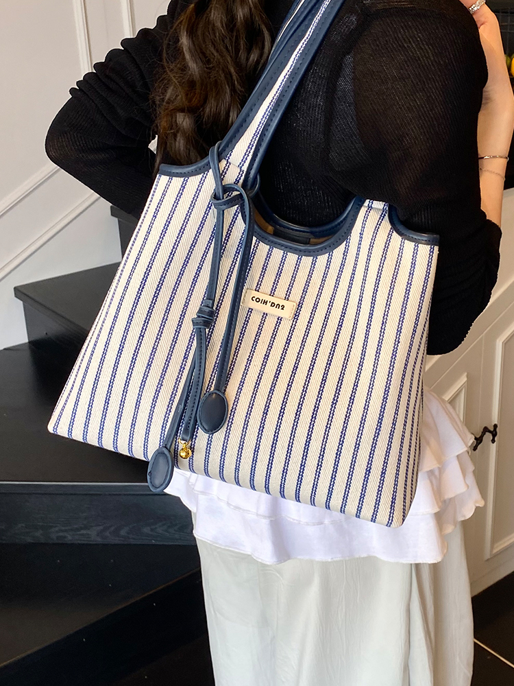 Minimalist Striped One-Shoulder Tote Bag for Women - Large Capacity College Style Summer 2025 Bag Minimalist Striped One-Shoulder Tote Bag for Women - Large Capacity College Style Summer 2025 Bag