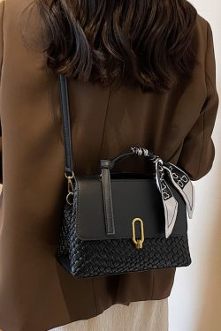 Minimalist Textured Small Square Bag for Women - Trendy Versatile Shoulder Handbag for Autumn and Winter 2025