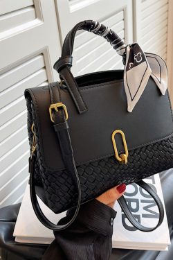 Minimalist Textured Small Square Bag for Women - Trendy Versatile Shoulder Handbag for Autumn and Winter 2025