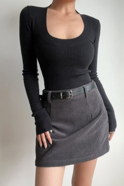 Minimalist U-Neck Slim-Fit Long Sleeve Knit Top - Solid Color Basic Shirt for European and American Style Fashion
