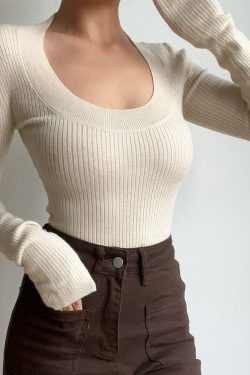 Minimalist U-Neck Slim-Fit Long Sleeve Knit Top - Solid Color Basic Shirt for European and American Style Fashion
