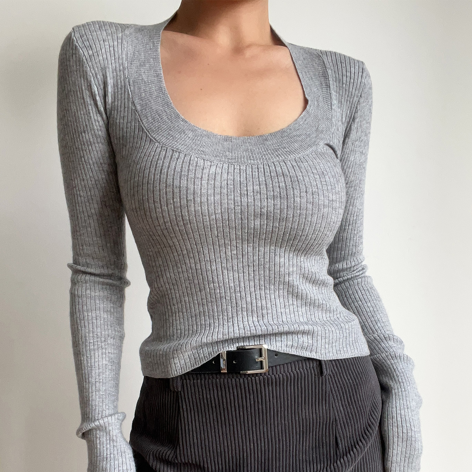 Minimalist U-Neck Slim-Fit Long Sleeve Knit Top - Solid Color Basic Shirt for European and American Style Fashion Minimalist U-Neck Slim-Fit Long Sleeve Knit Top - Solid Color Basic Shirt for European and American Style Fashion