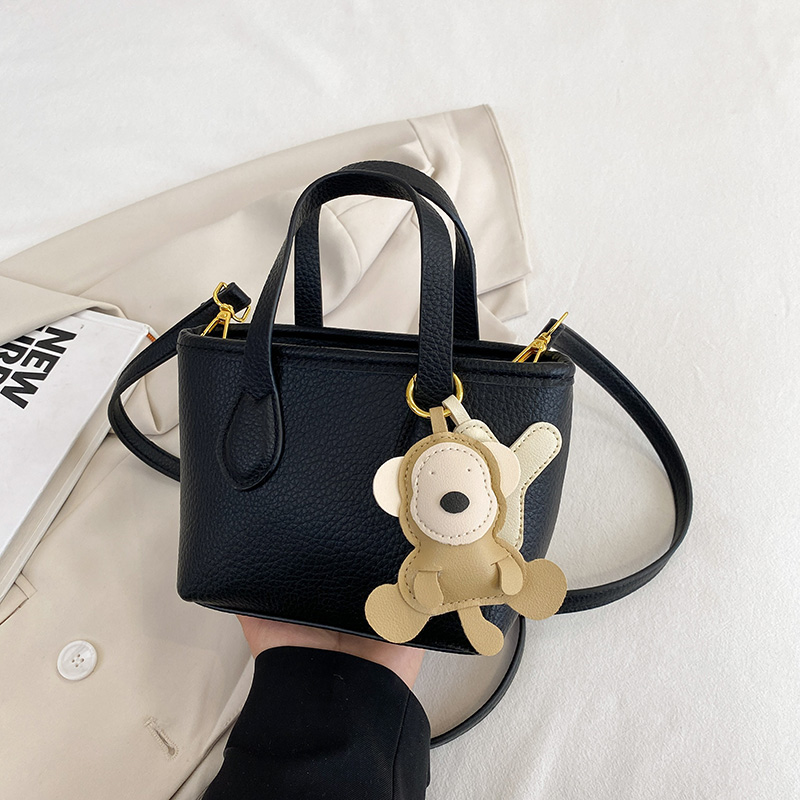 Minimalist Women's Lychee Pattern Bucket Bag - High-Quality Texture Shoulder Bag for Spring/Summer 2025 Fashion Minimalist Women's Lychee Pattern Bucket Bag - High-Quality Texture Shoulder Bag for Spring/Summer 2025 Fashion