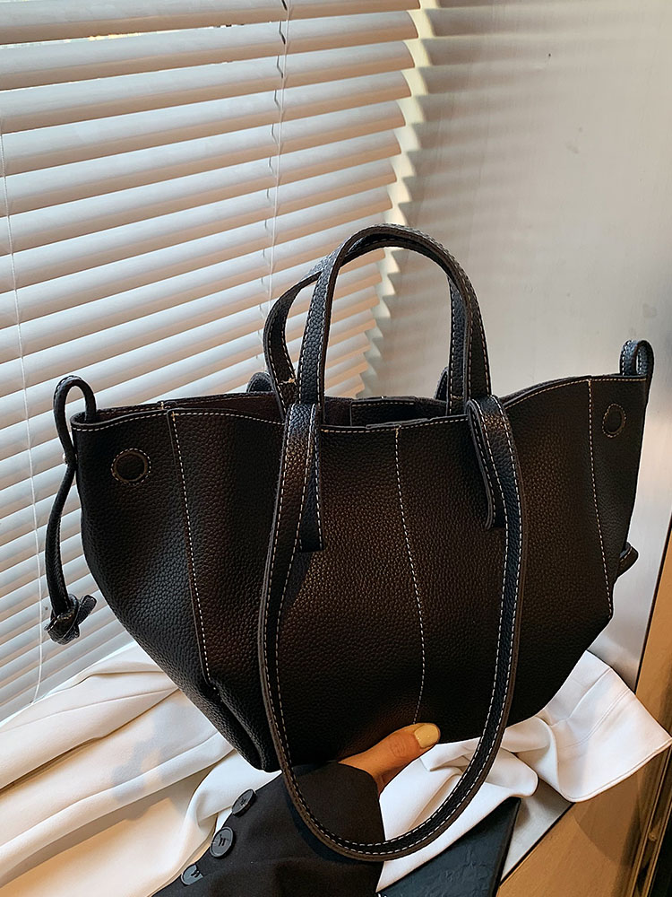 Minimalist Women's Shoulder Bag - Versatile Retro Underarm Handbag for Commuting, High-End Fashion, Autumn 2025 Minimalist Women's Shoulder Bag - Versatile Retro Underarm Handbag for Commuting, High-End Fashion, Autumn 2025