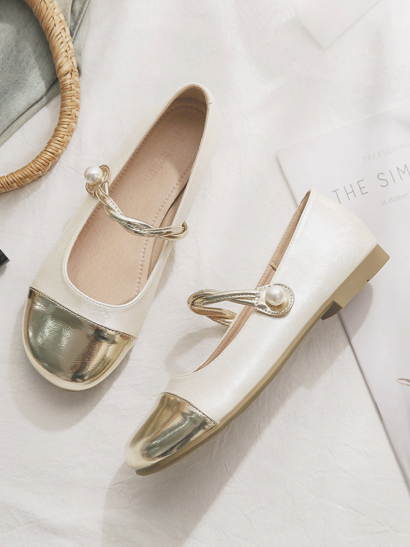 National Style Sheepskin Mary Jane Shoes for Women – Shallow Mouth Fairy Flat Shoes, Perfect for Summer Skirt Outfits National Style Sheepskin Mary Jane Shoes for Women – Shallow Mouth Fairy Flat Shoes, Perfect for Summer Skirt Outfits