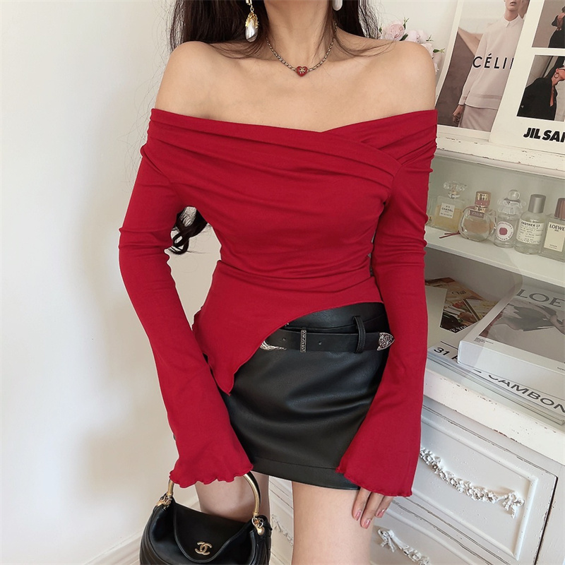 One-Shoulder Fitted Bell Sleeve T-Shirt for Women - Ultra-Slim Waist, American Style, Sexy Design, Perfect for Spicy Y2K Fashion One-Shoulder Fitted Bell Sleeve T-Shirt for Women - Ultra-Slim Waist, American Style, Sexy Design, Perfect for Spicy Y2K Fashion