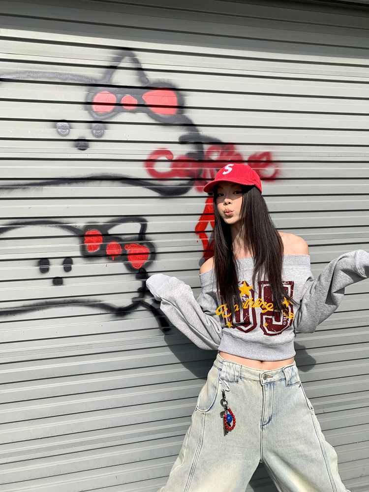 One-Shoulder Korean Style Sweatshirt for Women - Handmade Slimming Soft Long Sleeve Top for Spring and Autumn Fashion One-Shoulder Korean Style Sweatshirt for Women - Handmade Slimming Soft Long Sleeve Top for Spring and Autumn Fashion