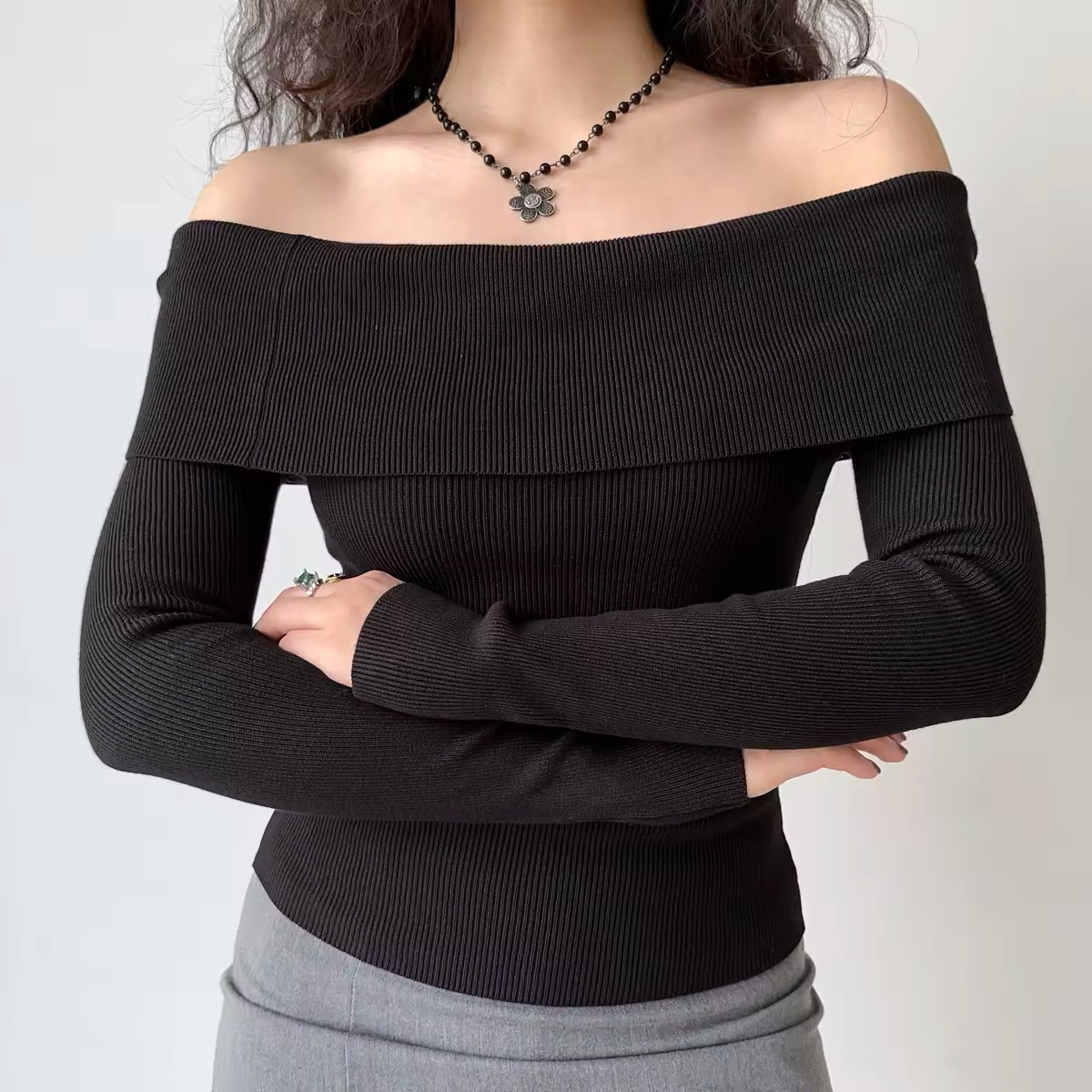 One-Shoulder Ribbed White Knitted Sweater for Women - Winter Slim Fit Hot Girl Short Top, European American Style One-Shoulder Ribbed White Knitted Sweater for Women - Winter Slim Fit Hot Girl Short Top, European American Style