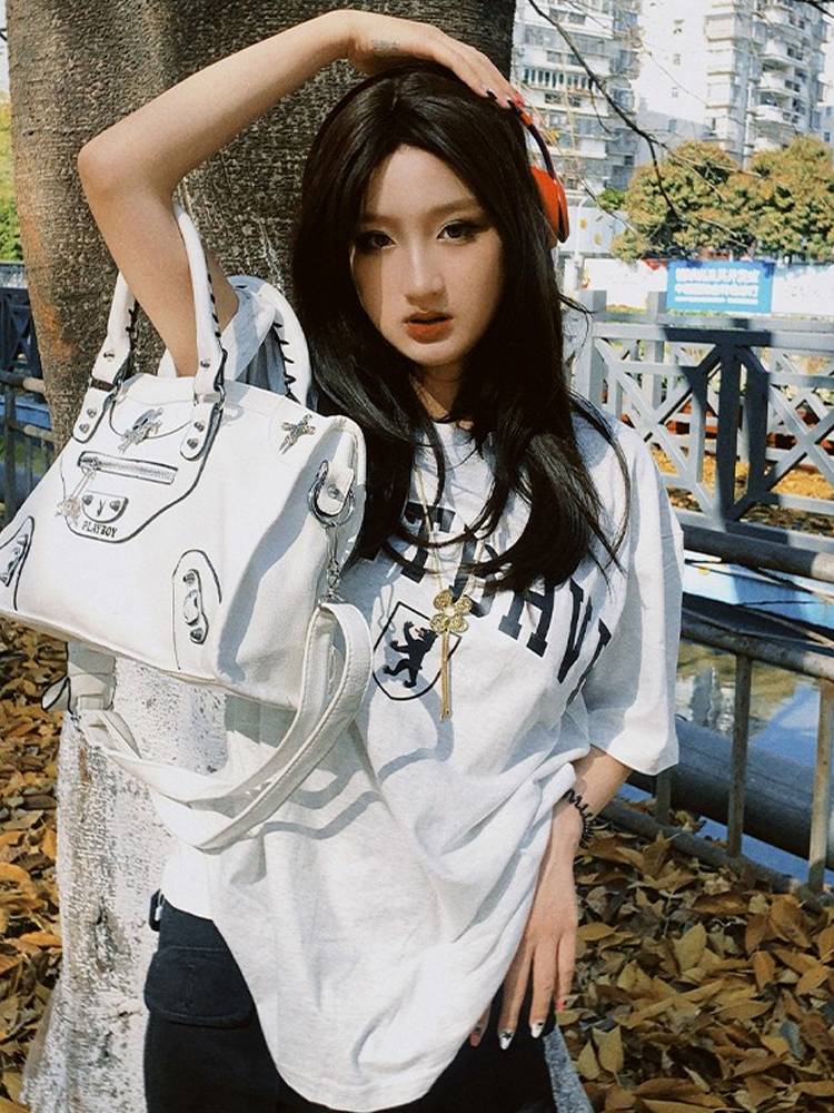 Oversized Gray Retro T-Shirt for Women - Short Sleeve Vintage Y2K American Style Top Oversized Gray Retro T-Shirt for Women - Short Sleeve Vintage Y2K American Style Top