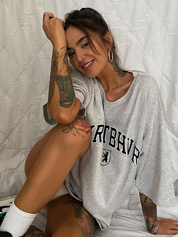 Oversized Gray Retro T-Shirt for Women - Short Sleeve Vintage Y2K American Style Top Oversized Gray Retro T-Shirt for Women - Short Sleeve Vintage Y2K American Style Top