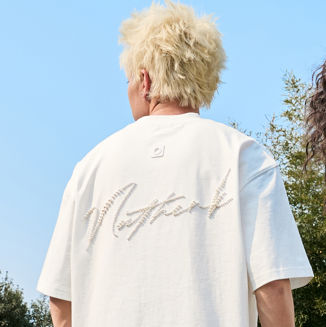 Pearl Letter Short Sleeve T-Shirt - American Vintage Streetwear Heavyweight Unisex Tee for Summer 2025 - Casual Y2K Style Pearl Letter Short Sleeve T-Shirt - American Vintage Streetwear Heavyweight Unisex Tee for Summer 2025 - Casual Y2K Style