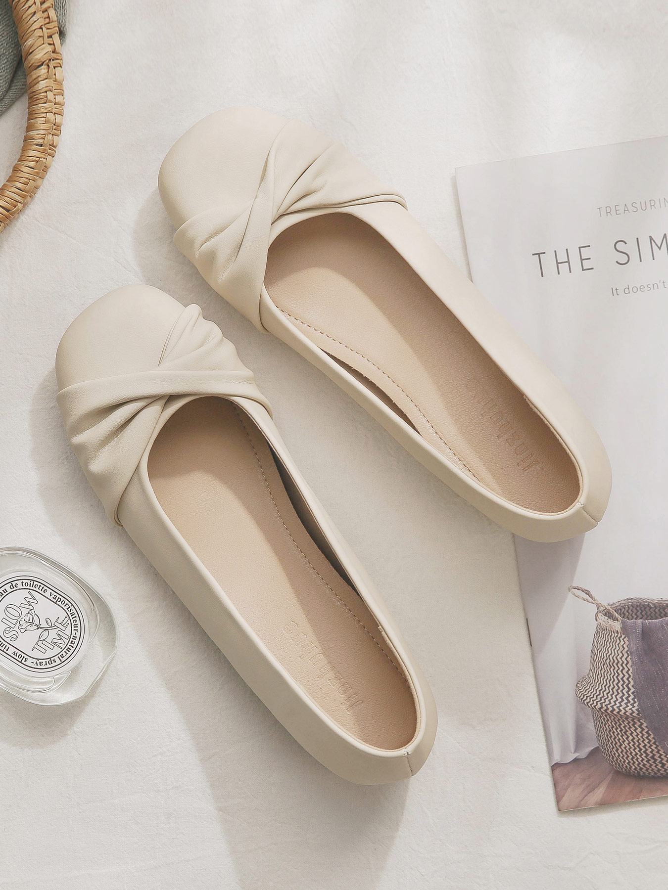 Petite Sheepskin Evening Flats for Women - Height-Increasing, Gentle Style, French Design, Perfect for Summer Skirts Petite Sheepskin Evening Flats for Women - Height-Increasing, Gentle Style, French Design, Perfect for Summer Skirts