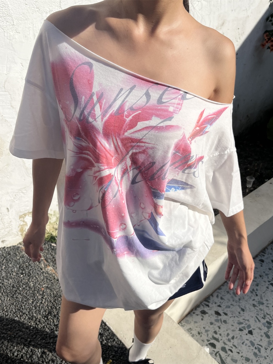 Pink Floral Print Off-Shoulder Short Sleeve Casual Asymmetrical T-Shirt for Women - Vintage Style, Versatile 90s Inspired Fashion Pink Floral Print Off-Shoulder Short Sleeve Casual Asymmetrical T-Shirt for Women - Vintage Style, Versatile 90s Inspired Fashion