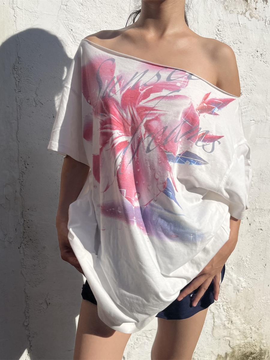 Pink Floral Print Off-Shoulder Short Sleeve Casual Asymmetrical T-Shirt for Women - Vintage Style, Versatile 90s Inspired Fashion Pink Floral Print Off-Shoulder Short Sleeve Casual Asymmetrical T-Shirt for Women - Vintage Style, Versatile 90s Inspired Fashion