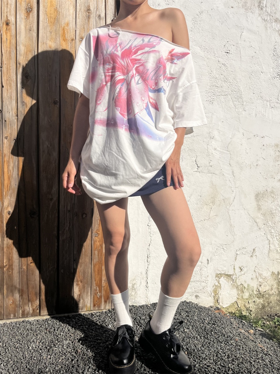 Pink Floral Print Off-Shoulder Short Sleeve Casual Asymmetrical T-Shirt for Women - Vintage Style, Versatile 90s Inspired Fashion Pink Floral Print Off-Shoulder Short Sleeve Casual Asymmetrical T-Shirt for Women - Vintage Style, Versatile 90s Inspired Fashion