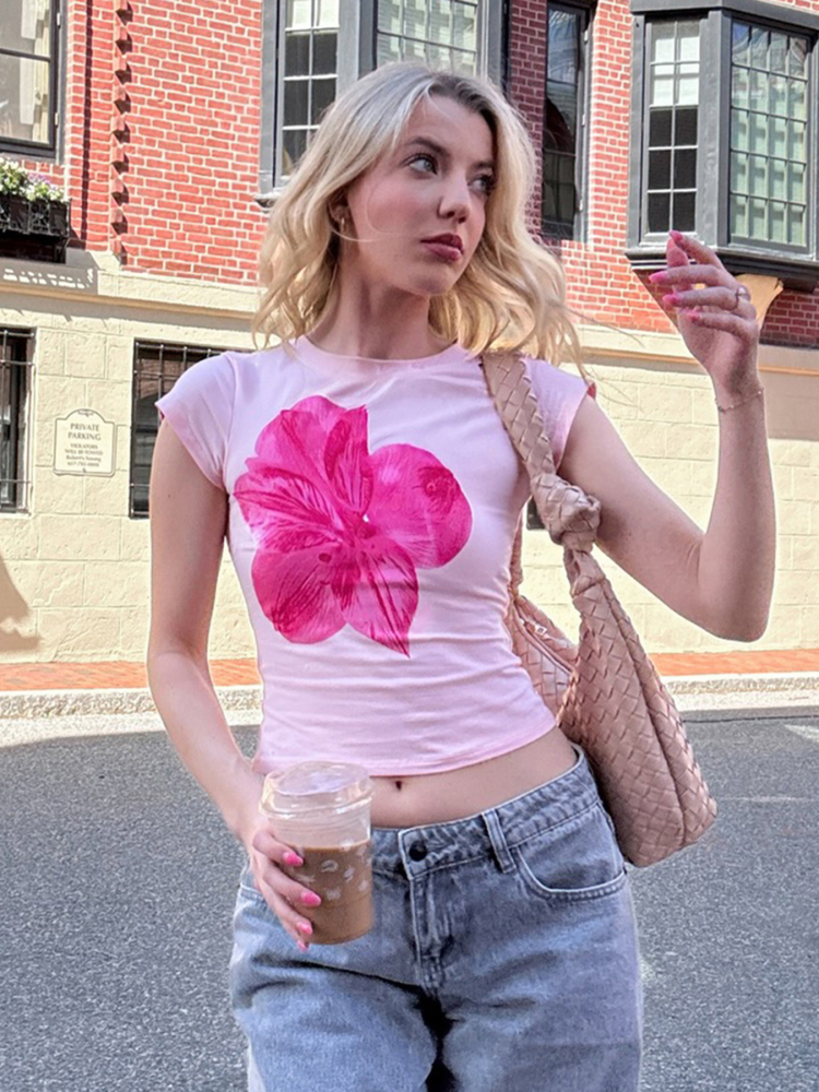 Pink Floral Print Short-Sleeve T-Shirt for Women, Versatile Slim-Fit Waist-Cinching Top, Vacation Style, Y2K Fashion Pink Floral Print Short-Sleeve T-Shirt for Women, Versatile Slim-Fit Waist-Cinching Top, Vacation Style, Y2K Fashion