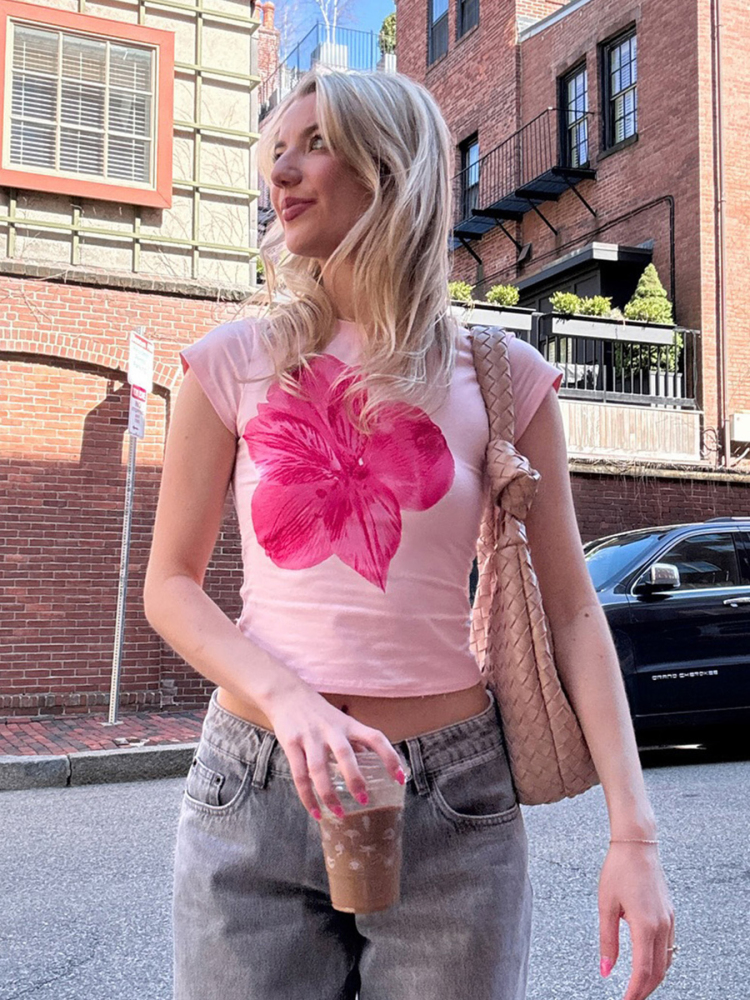 Pink Floral Print Short-Sleeve T-Shirt for Women, Versatile Slim-Fit Waist-Cinching Top, Vacation Style, Y2K Fashion Pink Floral Print Short-Sleeve T-Shirt for Women, Versatile Slim-Fit Waist-Cinching Top, Vacation Style, Y2K Fashion