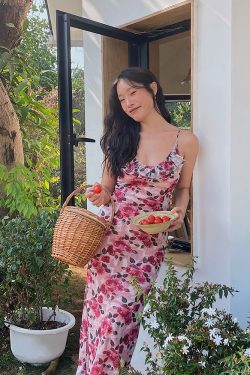 Pink Rose Print Floral Dress with Spaghetti Straps and Fitted Waist - French Style, Perfect for Summer and Y2K Fashion Lovers.