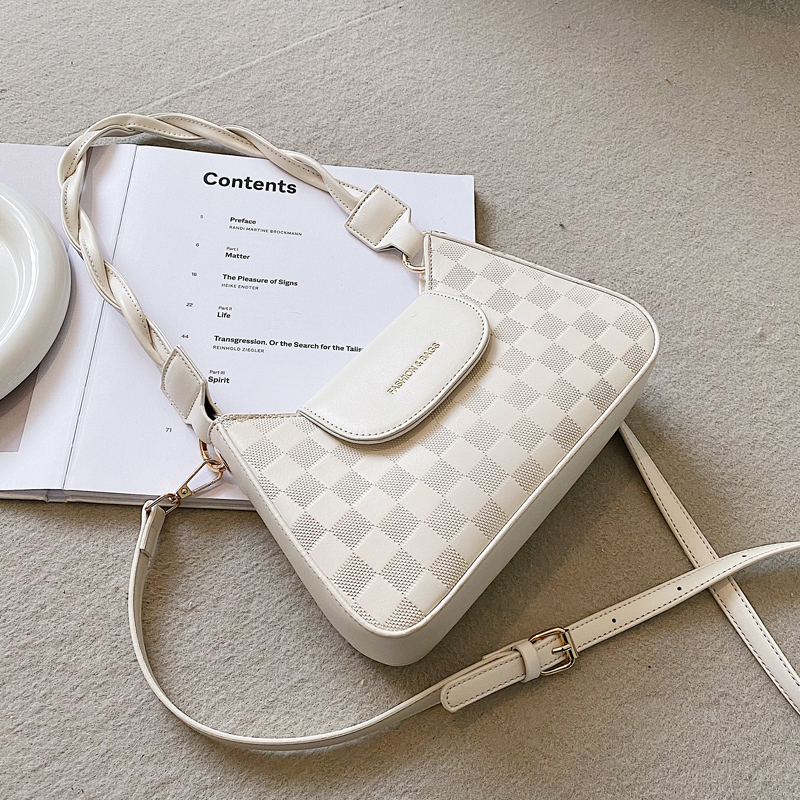 Plaid Retro Niche Shoulder Bag - Spring Summer 2025 Small Square Crossbody Bag for Women - Versatile Y2K Fashion Accessory Plaid Retro Niche Shoulder Bag - Spring Summer 2025 Small Square Crossbody Bag for Women - Versatile Y2K Fashion Accessory