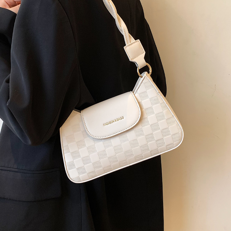 Plaid Retro Niche Shoulder Bag - Spring Summer 2025 Small Square Crossbody Bag for Women - Versatile Y2K Fashion Accessory Plaid Retro Niche Shoulder Bag - Spring Summer 2025 Small Square Crossbody Bag for Women - Versatile Y2K Fashion Accessory