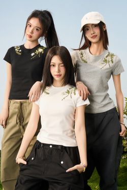 Plant-Themed Floral Embroidery Slim-Fit Round Neck Short Sleeve T-Shirt for Women - Trendy Korean Style Kids Fashion